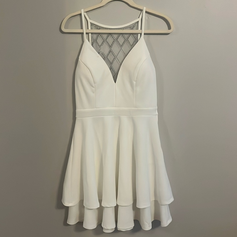 Brand: Emerald Sundae Size: L Color: White